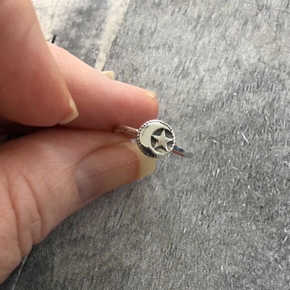 Sterling Silver Moon and Star Toe Ring Midi Ring - Picture 2 of 6